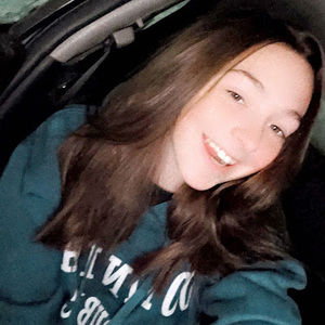 Meet your Posher, Alexis